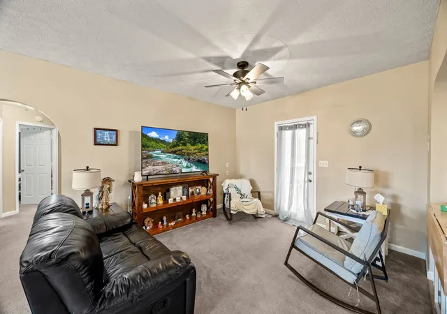 Homes for sale in Smithville, TN | 125 Doe Ln, Smithville, TN 37166 | MLS# 3056747