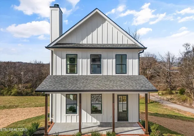 Homes for sale in Friendsville, TN | 106 S Front Street St, Friendsville, TN 37737 | MLS# 3184251