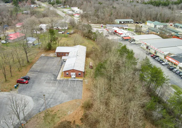 Photo 2 of Single family home for sale at 164 Oak Rd, Crossville, TN 38555 | MLS# 3056611 | Listing updated on 2026-07-03
