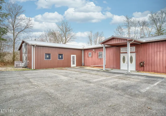 Photo 3 of Single family home for sale at 164 Oak Rd, Crossville, TN 38555 | MLS# 3056611 | Listing updated on 2026-07-03