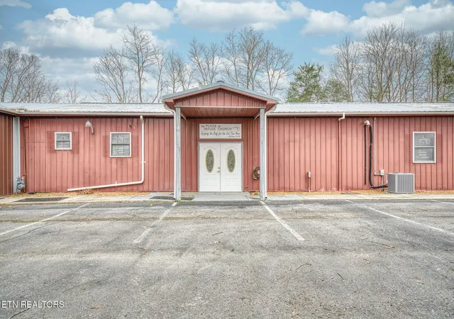 Photo 3 of Single family home for sale at 164 Oak Rd, Crossville, TN 38555 | MLS# 3056611 | Listing updated on 2026-07-03