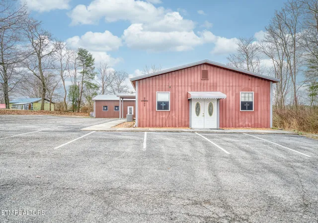 Photo 4 of Single family home for sale at 164 Oak Rd, Crossville, TN 38555 | MLS# 3056611 | Listing updated on 2026-07-03
