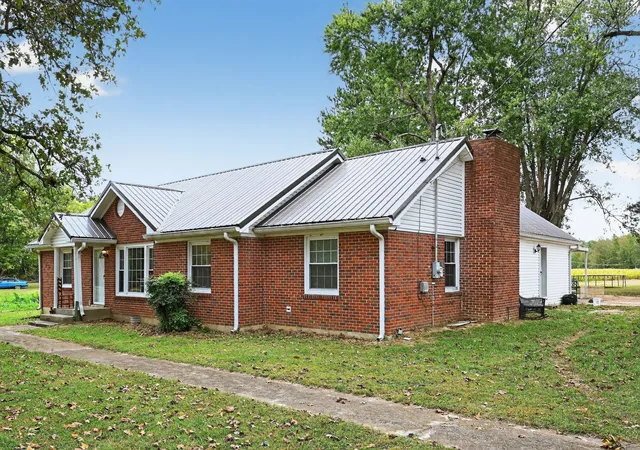 2nd image of 1083 Mattox Town Rd, Lawrenceburg, TN 38464 | MLS# 3057097