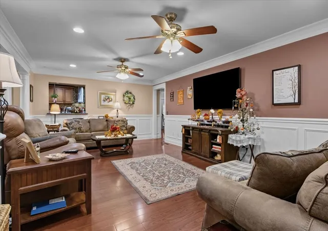Photo 2 of Single family home for sale at 307 Crestview Dr, Dickson, TN 37055 | MLS# 3057840 | Listing updated on 2026-10-04
