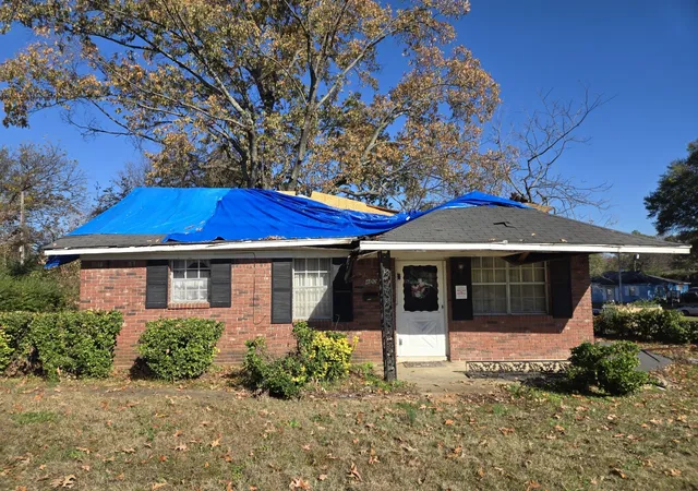 Single family home for sale at 400 Hazelwood Rd, Memphis, TN 38109 | MLS# 3057963
