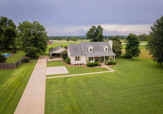 3rd image of 1316 Edgewood Dr S, Pulaski, TN 38478 | MLS# 3058754