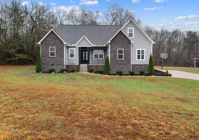 Photo 1 of Single family home for sale at 26 Melanie St, Mc Minnville, TN 37110 | MLS# 3059490 | Listing updated on 2026-02-27