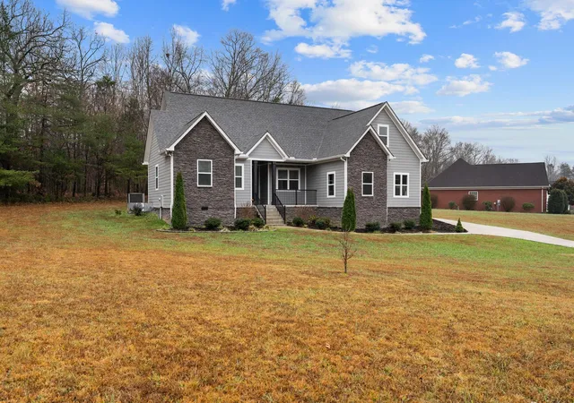 Photo 2 of Single family home for sale at 26 Melanie St, Mc Minnville, TN 37110 | MLS# 3059490 | Listing updated on 2026-02-27