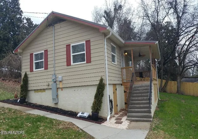 1st image of 618 Pennsylvania Ave, Oak Ridge, TN 37830 | MLS# 3074629