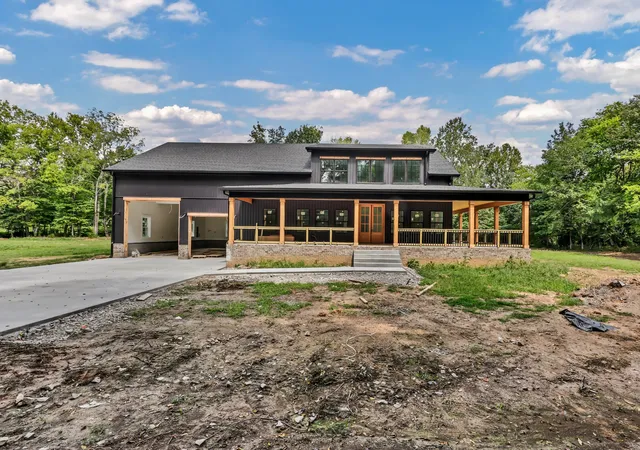 Photo 1 of Single family home for sale at 1046 Indian Crk Rd, Cumberland Furnace, TN 37051 | MLS# 3518778 | Listing updated on 2026-09-01