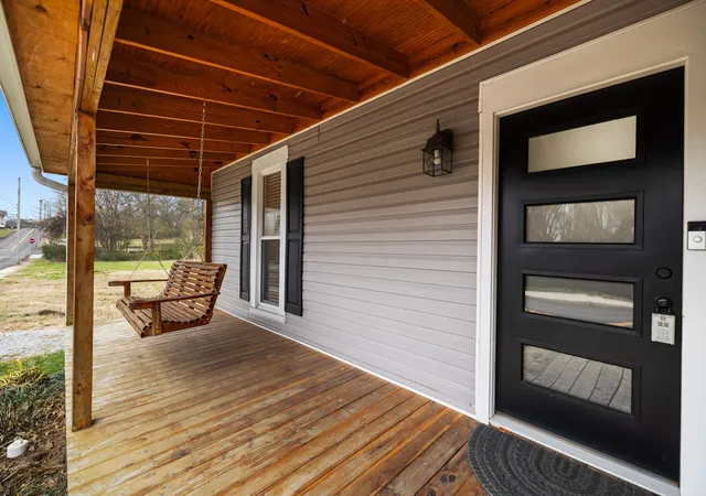 Photo 2 of Single family home for sale at 106 East 9th St, Columbia, TN 38401 | MLS# 3061976 | Listing updated on 2026-01-11