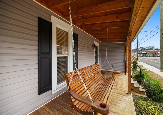 Photo 4 of Single family home for sale at 106 East 9th St, Columbia, TN 38401 | MLS# 3061976 | Listing updated on 2026-01-11