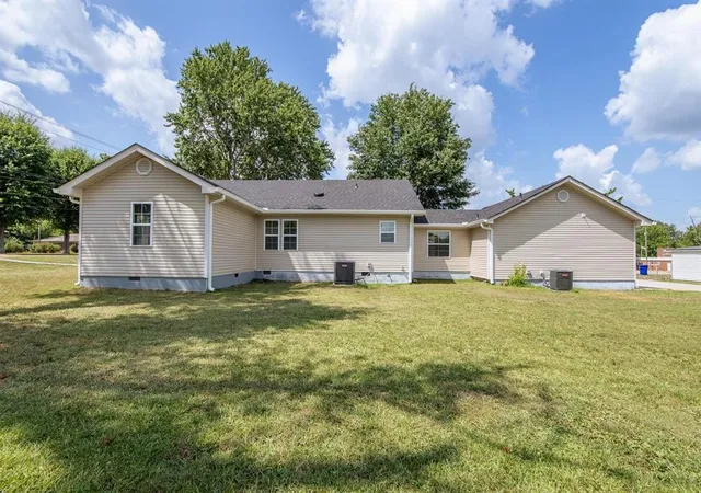 Photo 4 of Single family home for sale at 635 Harbert Dr, Savannah, TN 38372 | MLS# 3060001 | Listing updated on 2025-12-09