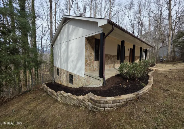 5th image of 1135 W Outer Dr, Oak Ridge, TN 37830 | MLS# 3234252