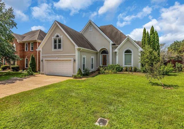 Photo 2 of Single family home for sale at 392 Forrest Park Cir, Franklin, TN 37064 | MLS# 3610869 | Listing updated on 2026-10-31