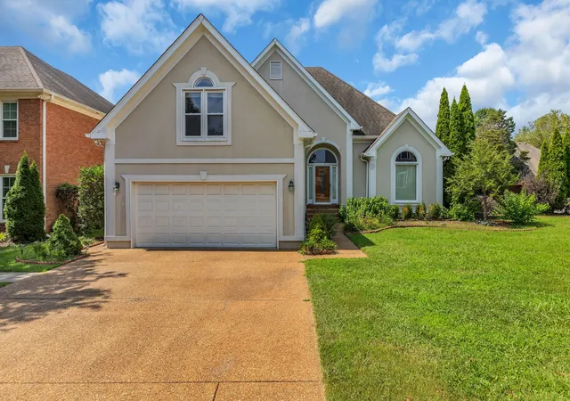 Photo 3 of Single family home for sale at 392 Forrest Park Cir, Franklin, TN 37064 | MLS# 3610869 | Listing updated on 2026-10-31