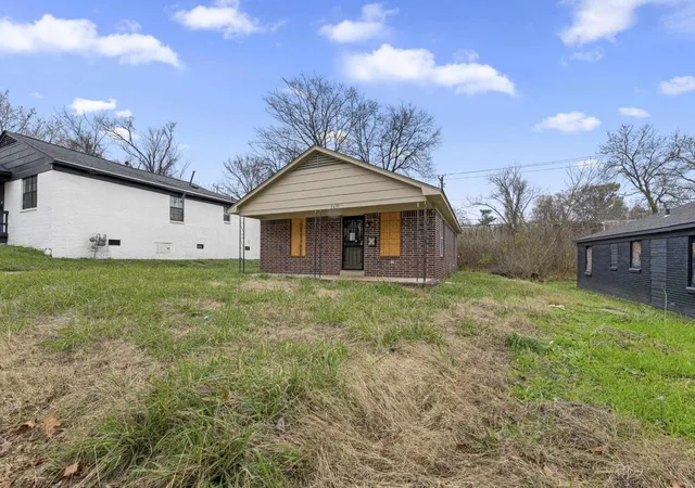 Homes for sale in Memphis, TN | 1656 Barton St, Memphis, TN 38106 | MLS# 3163434