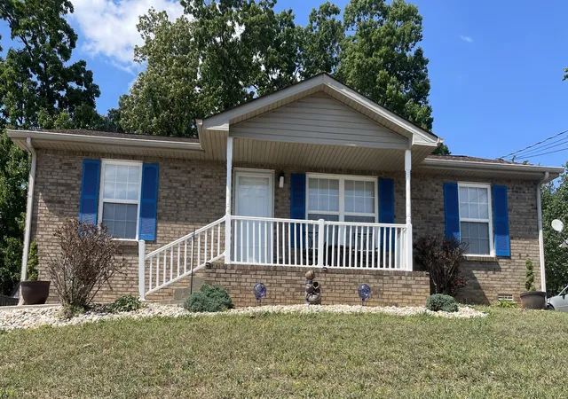 Photo 1 of Single family home for sale at 345 Donna Dr, Clarksville, TN 37042 | MLS# 3061979 | Listing updated on 2026-05-19