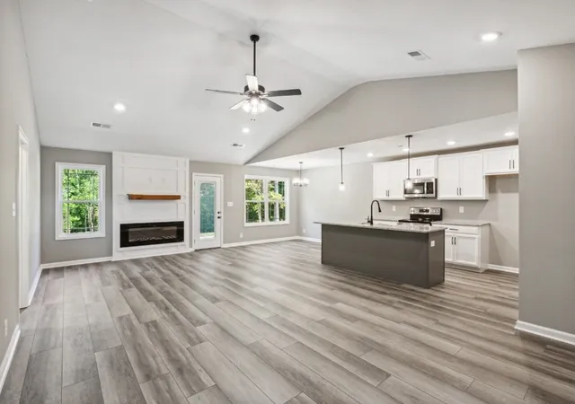 Photo 4 of Single family home for sale at 478 Mattingly Dr, Clarksville, TN 37042 | MLS# 3061028 | Listing updated on 2026-10-27