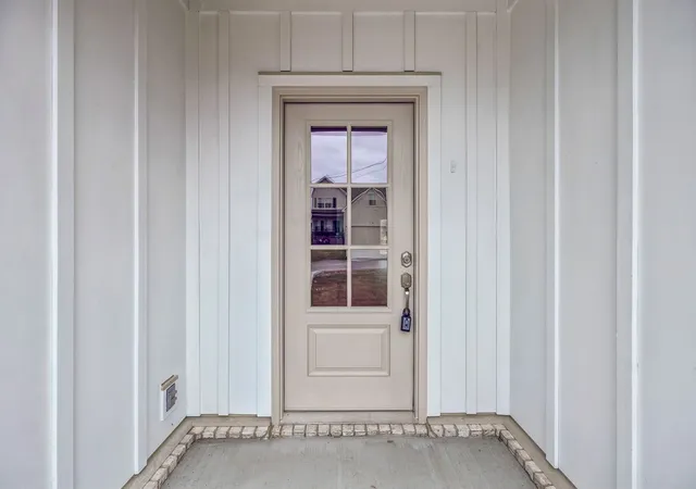 Photo 4 of Sale Pending at 560 Oak Glen Dr, Smithville, TN 37166 | MLS# 3062065 | Listing updated on 2026-09-22