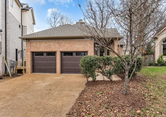Photo 2 of Single family home for sale at 111 Glendower Ct, Nashville, TN 37204 | MLS# 3067713 | Listing updated on 2025-12-22
