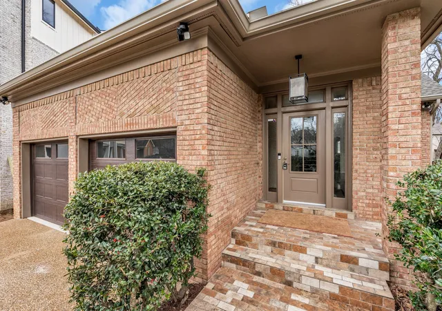 Photo 3 of Single family home for sale at 111 Glendower Ct, Nashville, TN 37204 | MLS# 3067713 | Listing updated on 2025-12-22