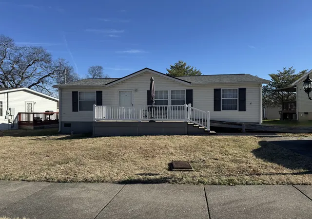 2nd image of 408 Shoreline Cir, Antioch, TN 37013 | MLS# 3067355