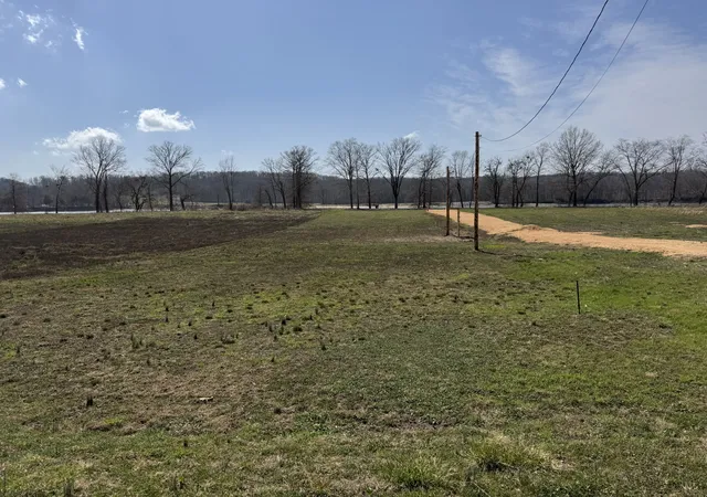 Homes for sale in Clifton, TN | 437 Hardin Bottom Rd, Clifton, TN 38425 | MLS# 3156324