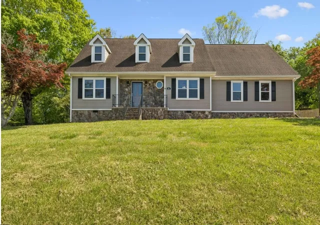 Photo 1 of Single family home for sale at 621 Lee Dr, Ringgold, GA 30736 | MLS# 3066531 | Listing updated on 2026-09-03
