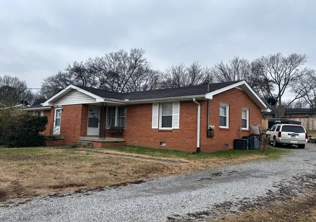 1st image of 210 Anderson Ln, Hendersonville, TN 37075 | MLS# 3073617