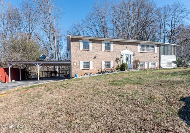 Homes for sale in Knoxville, TN | 6324 Gateway Lane, Knoxville, TN 37920 | MLS# 3175168
