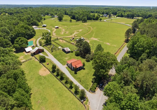 2nd image of 1221 Johnson Branch Rd, Pulaski, TN 38478 | MLS# 3097991