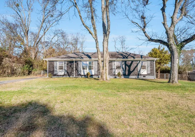 1st image of 111 Gates Dr, Hendersonville, TN 37075 | MLS# 3068242