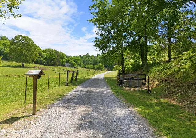 Photo 2 of Single family home for sale at 1913 E Union Valley Rd, Seymour, TN 37865 | MLS# 3067738 | Listing updated on 2026-09-25
