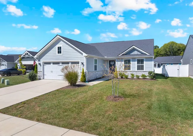 Photo 3 of Single family home for sale at 810 Rae Dr, Columbia, TN 38401 | MLS# 3134257 | Listing updated on 2026-07-31