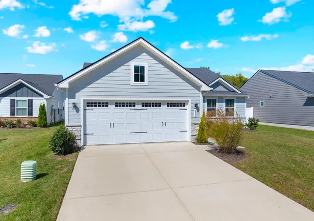 Photo 4 of Single family home for sale at 810 Rae Dr, Columbia, TN 38401 | MLS# 3134257 | Listing updated on 2026-07-31