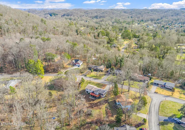 31st image of 129 Cumberland View Dr, Oak Ridge, TN 37830 | MLS# 3068044
