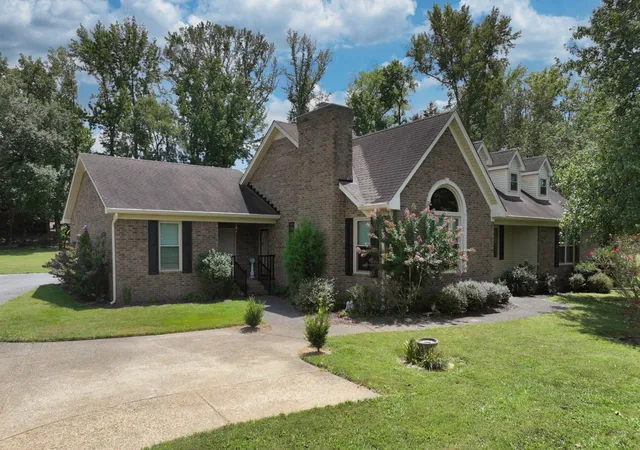 Homes for sale in Hendersonville, TN | 210 The Hollows Ct, Hendersonville, TN 37075 | MLS# 3138183