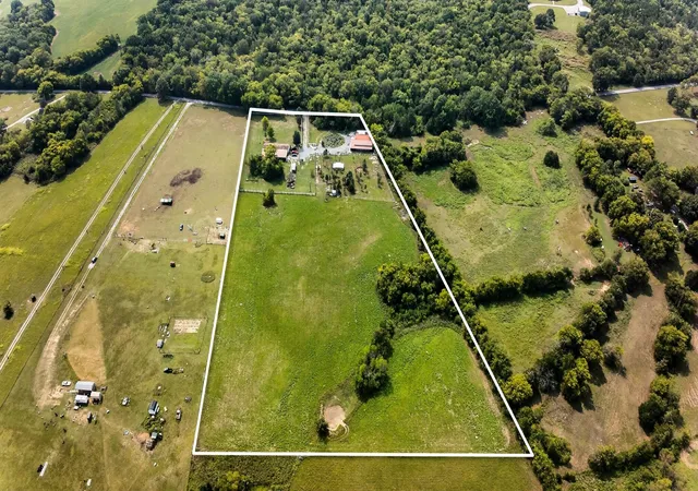 1st image of 2600 Round Hill Rd, Lewisburg, TN 37091 | MLS# 3068150