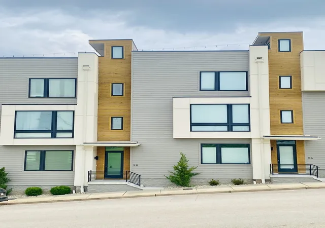 Photo 3 of Townhouse for sale at 98 North 8th St, Nashville, TN 37206 | MLS# 3154939 | Listing updated on 2026-05-27