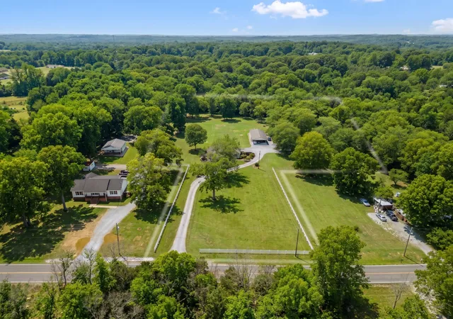 Photo 3 of Single family home for sale at 255 Troupe Rd, Shelbyville, TN 37160 | MLS# 3069638 | Listing updated on 2026-07-08
