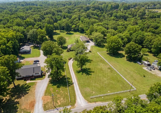 Photo 3 of Single family home for sale at 255 Troupe Rd, Shelbyville, TN 37160 | MLS# 3069638 | Listing updated on 2026-07-08