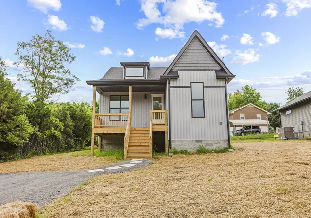 Single Family Residence at 1111 W End Ave N, Lewisburg, TN 37091 | MLS# 3069766 |  | Sold on 2026-03-17