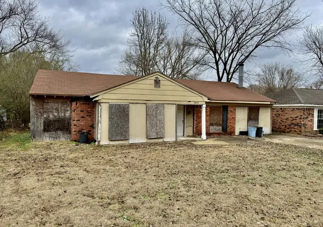 Photo 2 of Single family home for sale at 460 Fox Valley Dr, Memphis, TN 38127 | MLS# 3069887 | Listing updated on 2025-12-30