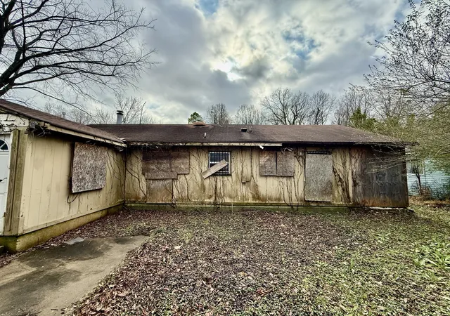 Photo 3 of Single family home for sale at 460 Fox Valley Dr, Memphis, TN 38127 | MLS# 3069887 | Listing updated on 2025-12-30