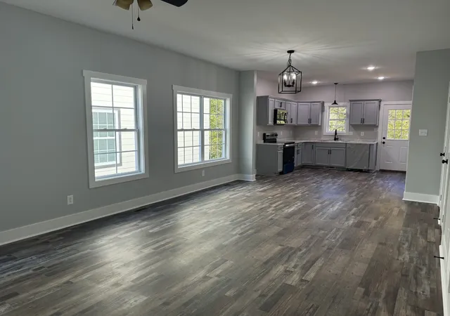 Photo 3 of Single family home for sale at 952 Greenwood Ave, Clarksville, TN 37040 | MLS# 3070830 | Listing updated on 2026-05-05
