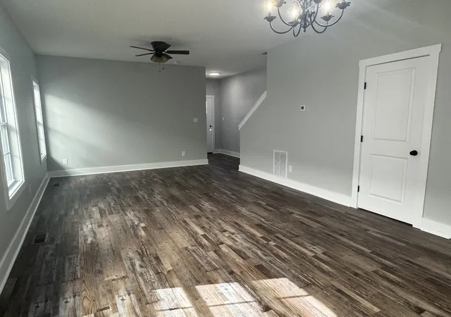 Photo 2 of Single family home for sale at 954 Greenwood Ave, Clarksville, TN 37040 | MLS# 3070831 | Listing updated on 2026-05-05
