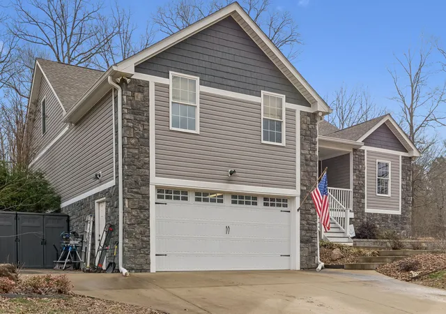 Homes for sale in Waverly, TN | 111 Dylark Dr, Waverly, TN 37185 | MLS# 3070195