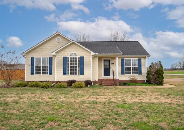 Homes for sale in Loretto, TN | 110 Kitty Meyer Ln, Loretto, TN 38469 | MLS# 3071781