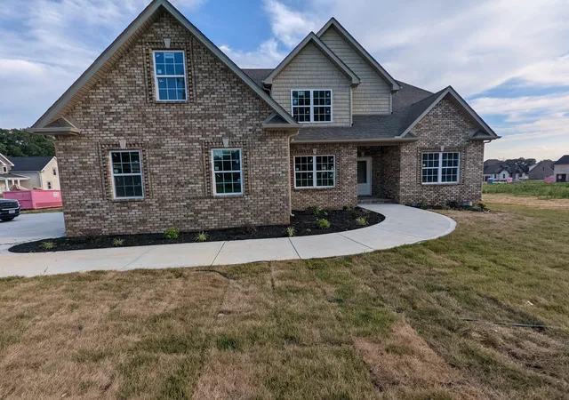 Photo 1 of Single family home for sale at 851 Shady Blf Trl, Clarksville, TN 37043 | MLS# 3071310 | Listing updated on 2026-04-20